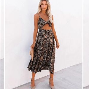 VICI Real Taste Printed Cut Out Midi-Dress